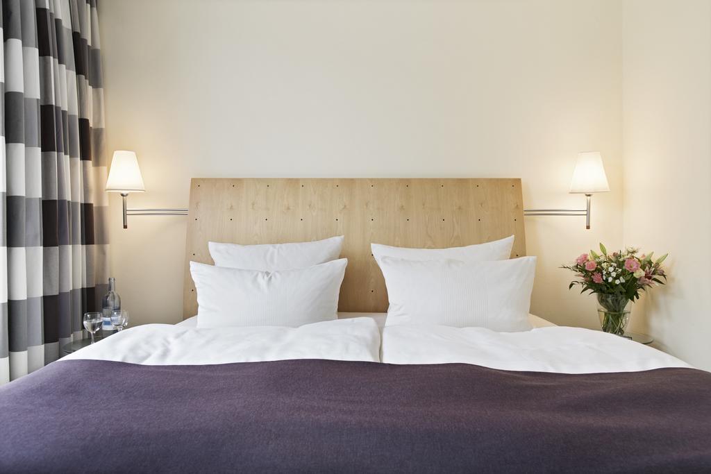 Hotel Kleines Meer Waren  Ruang foto