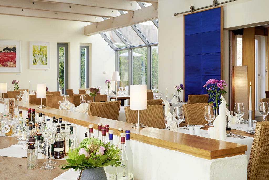 Hotel Kleines Meer Waren  Bagian luar foto