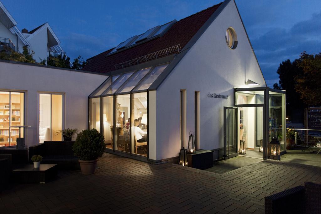 Hotel Kleines Meer Waren  Bagian luar foto